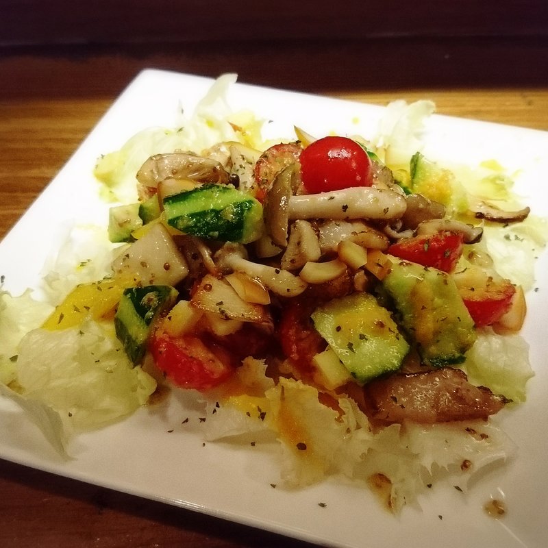 あったかキノコサラダ(Solo de Gnome ソロデノーム)