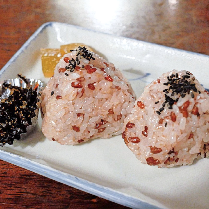 赤飯おにぎり(わら家)