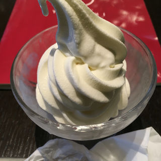 YOSHIMIソフトクリーム(北海道キッチンＹＯＳＨＩＭＩ調布店)