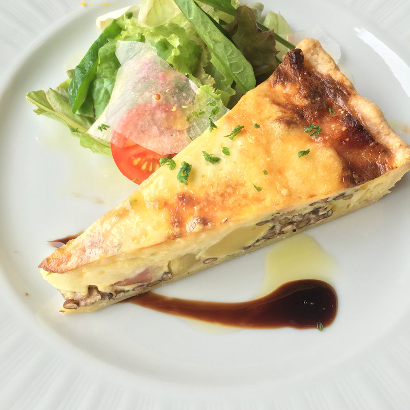 レンズ豆とベーコンのキッシュ(レストラン 樹葉亭 （レストランジュヨウテイ）)