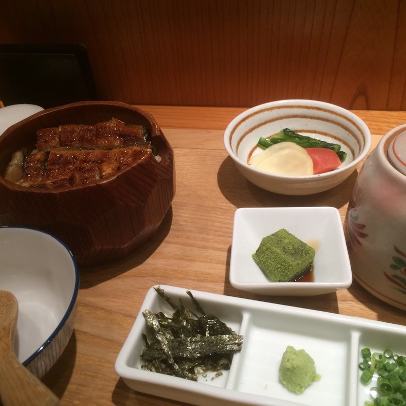 【朝昼夜】 国産うなぎのひつまぶしセット(銀座 おぐ羅羽田国際空港店)