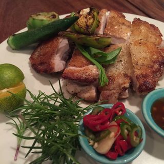 やんばる若鶏のカリカリ焼き(辺銀食堂 （ペンギンショクドウ）)