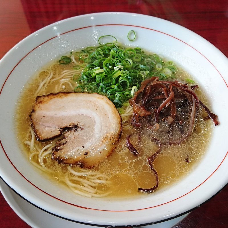 博多豚骨ラーメン(らーめん酒場 くらのすけ )