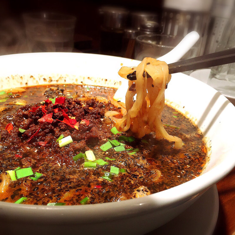 黒胡麻担々麺(豆金餃子 三宿店)
