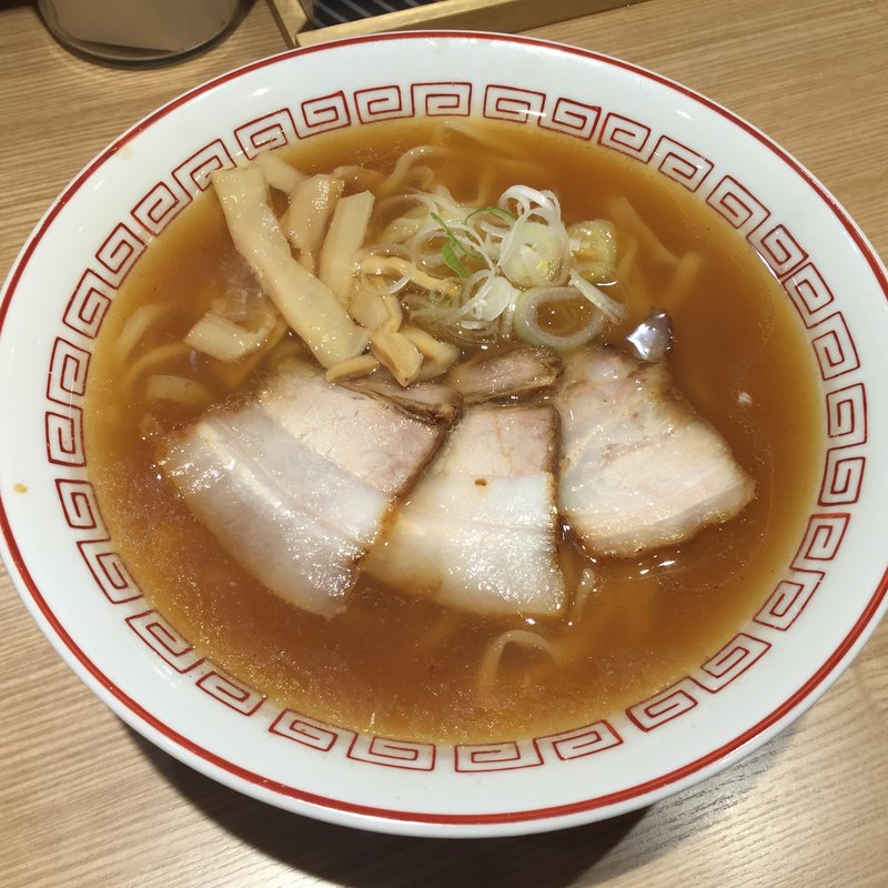 蔵出し醤油らーめん（すっきり）本鮪トロたくちらしセット(きたかた食堂 )