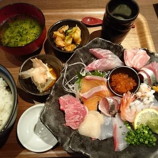 海鮮丼特上(タペオ)