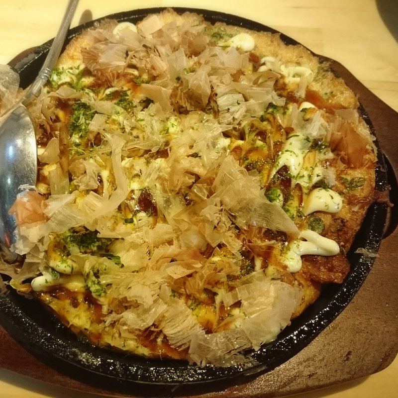 ふわふわとろろのお好み焼き(博多屋台酒場 よったか)