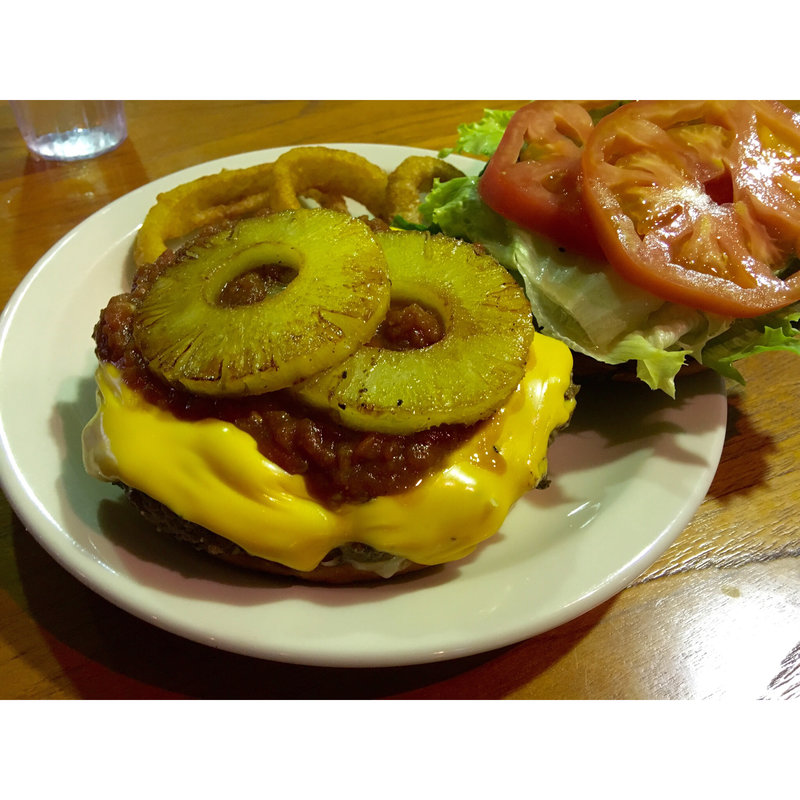 ハーフポンドバーガー(VERITAS The Burger Hut （ヴェリタス ザ バーガーハット）)