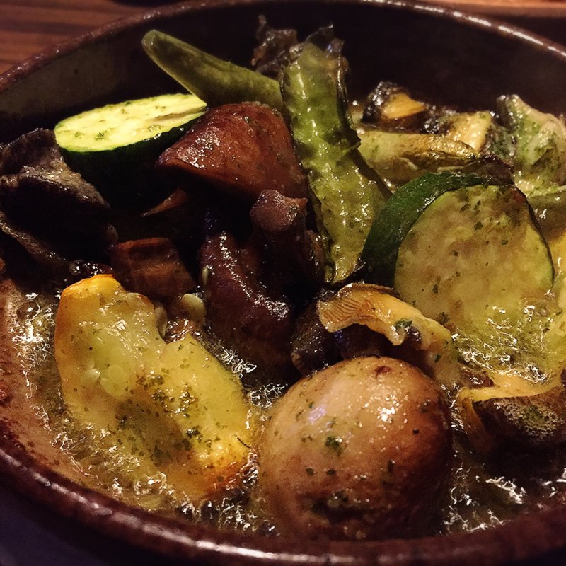 トコブシとキノコのココット焼き(カパンナ ドルソ)