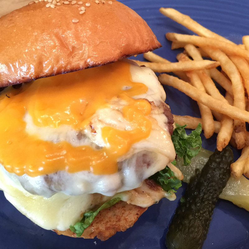 グレートチーズィーバーガー(RH Cafe 千駄ヶ谷店 （アールエイチカフェ）)