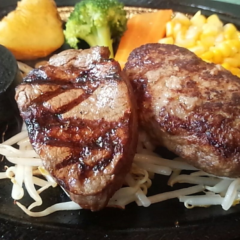 黒毛和牛サーロインステーキ＆ハンバーグ(あ・かうはーど )