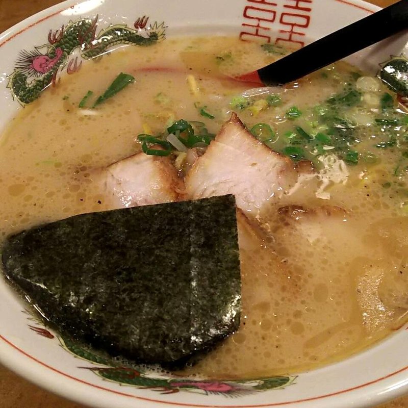塩とんこつラーメン(屋台ラーメン ◯徳)
