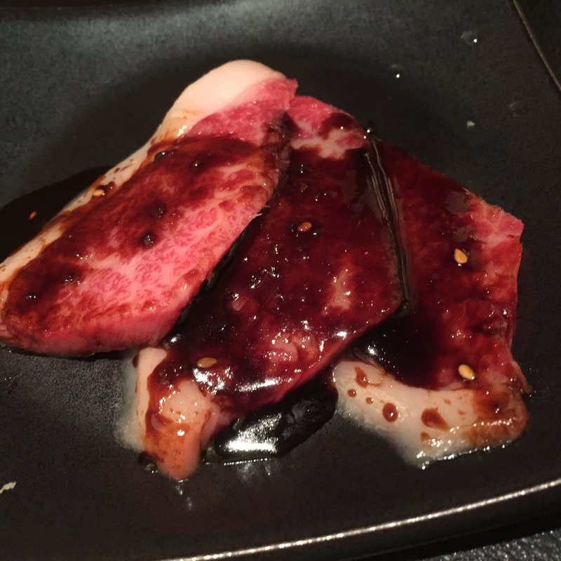 赤身肉の味噌たま(麻布十番焼肉 BULLS)