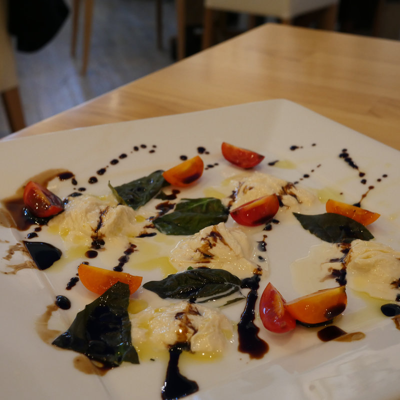 湯葉のカプレーゼ(九十九 （つくも）)