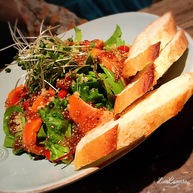 サーモンステーキサラダ(ビオディナミ 赤羽店 （BIODYNAMIE）)