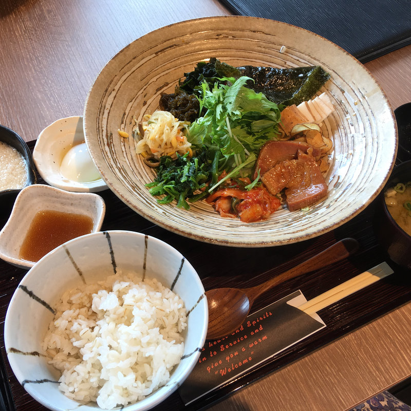 16種の彩り栄養バランス御膳(麦とろ自然生物語 )