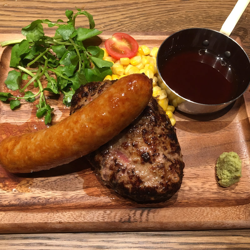 熟成牛ハンバーグ&極太ソーセージ(Nick stock)