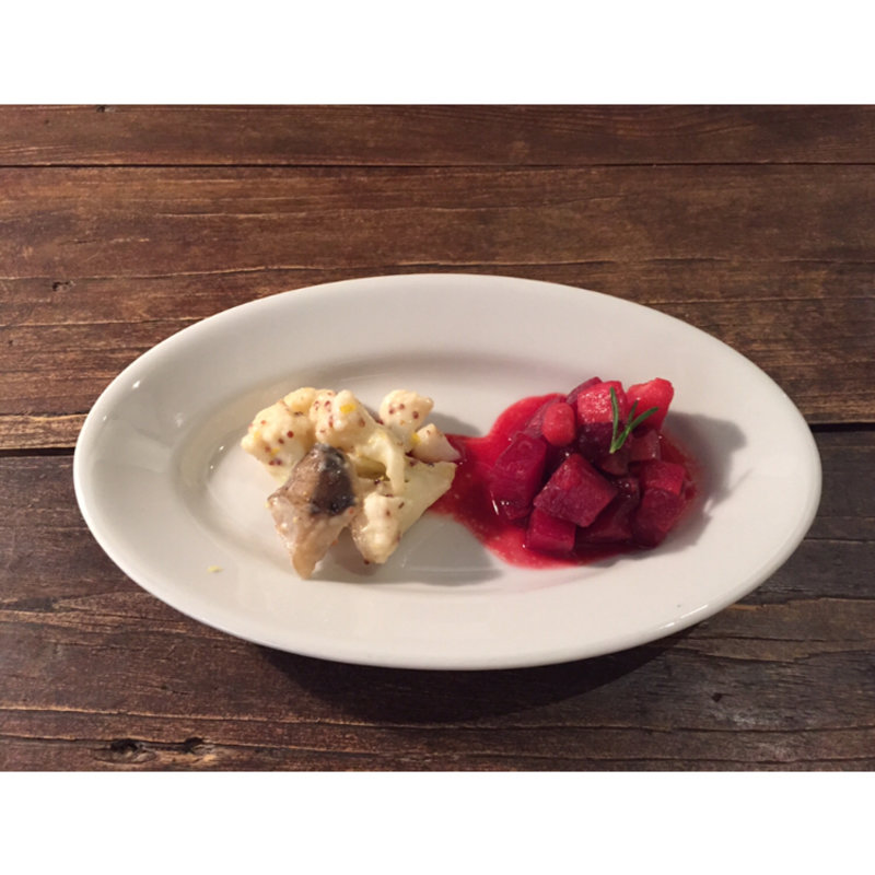 菊芋とカリフラワーのハニーマスタード、ビーツとさつまいもの煮たもの(食堂くしま)