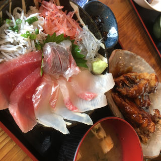 地魚丼定食(大間新栄丸 )