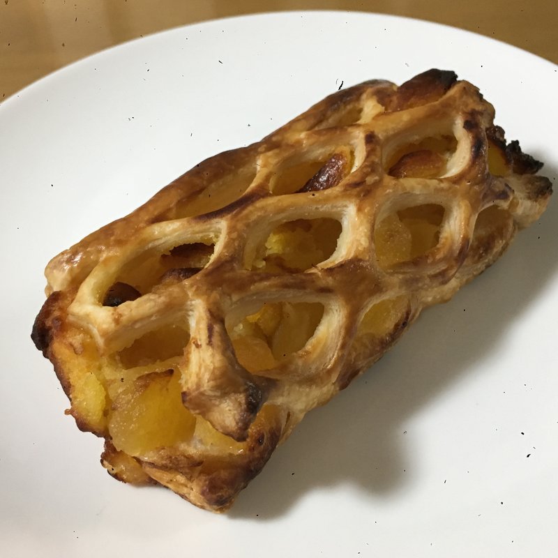 安納芋とりんごのパイ(はぴぱん)