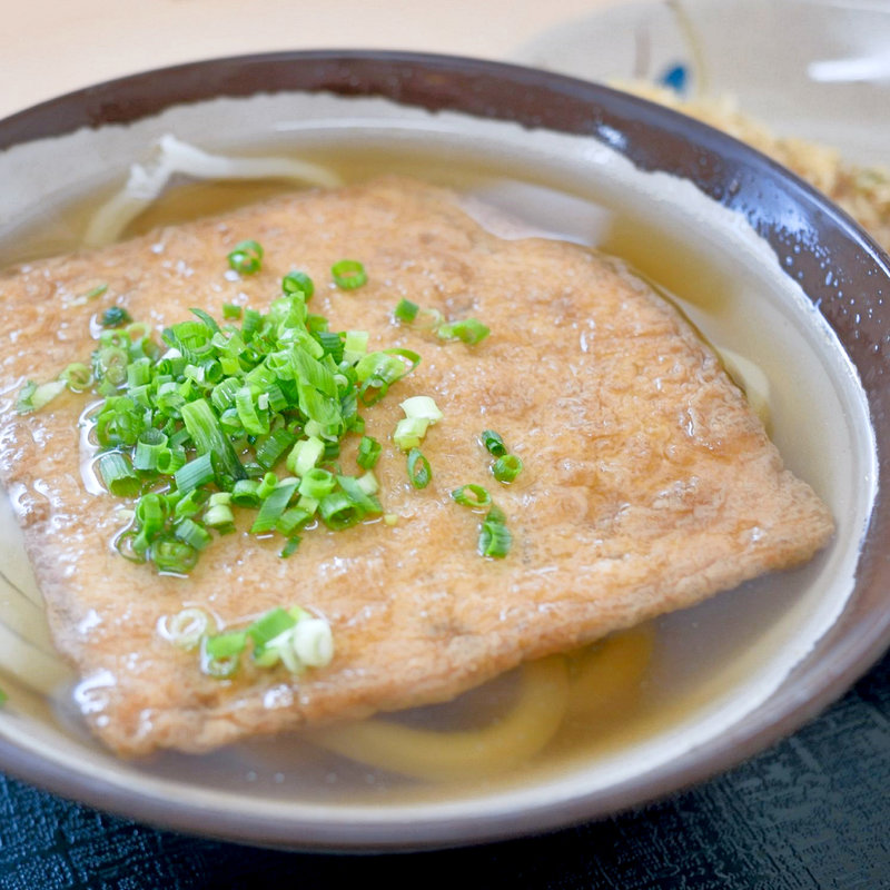 かけそのまま+お揚げ(山もり （やまもり）)