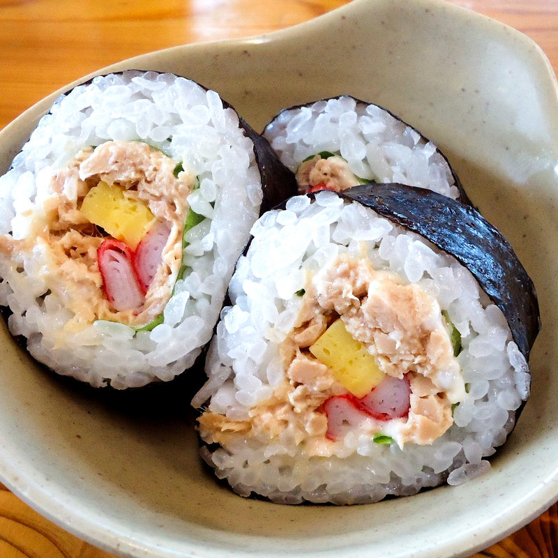 巻きずし(山もり （やまもり）)