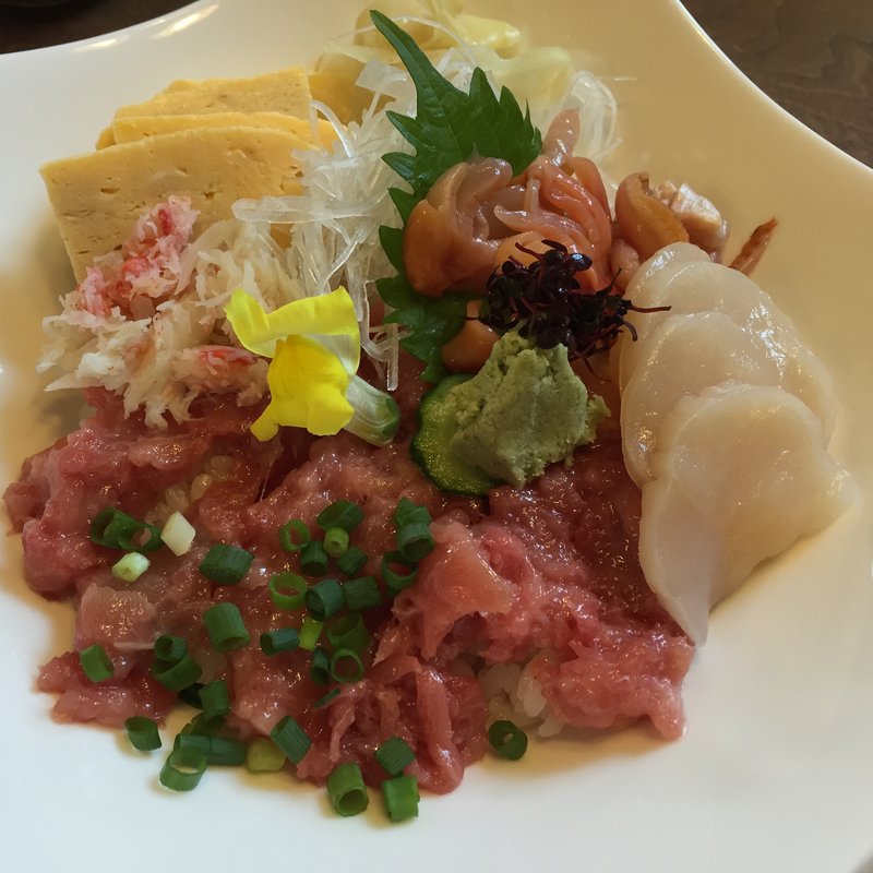 海鮮丼(すし処利味)