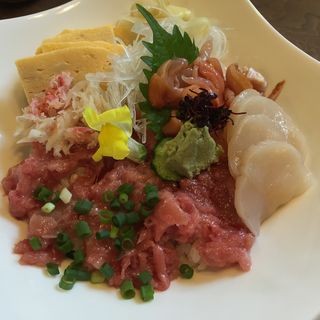 海鮮丼(すし処利味)