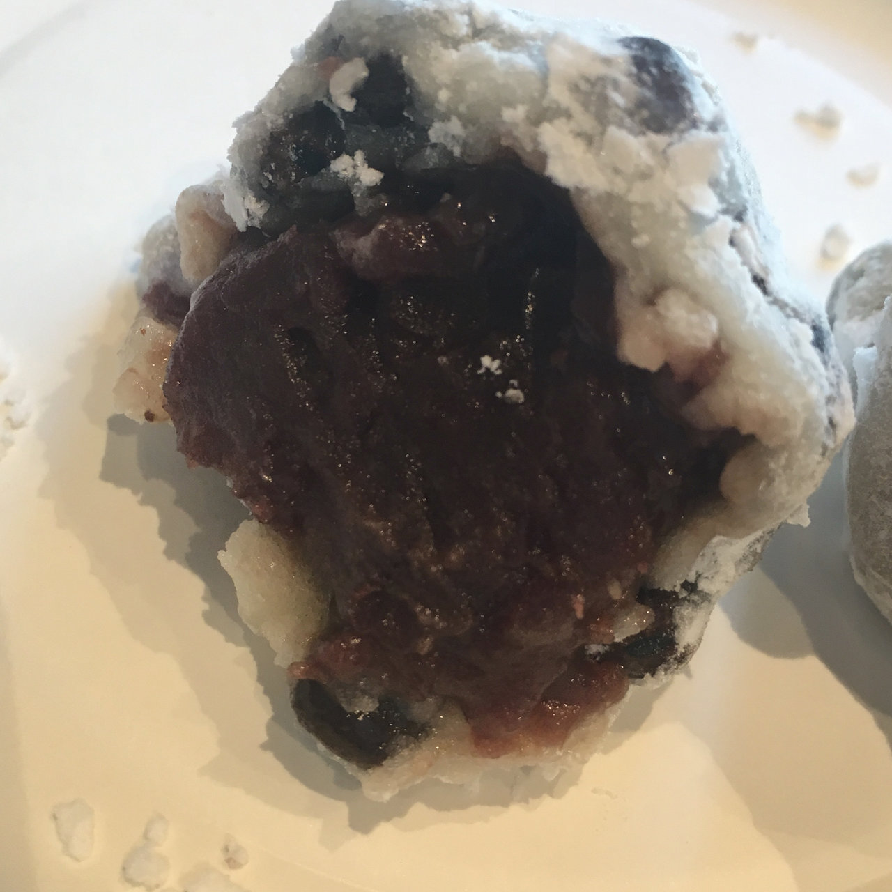 豆大福 通のおもたせ 「岡埜栄泉」の豆大福（虎ノ門）／eHills Club