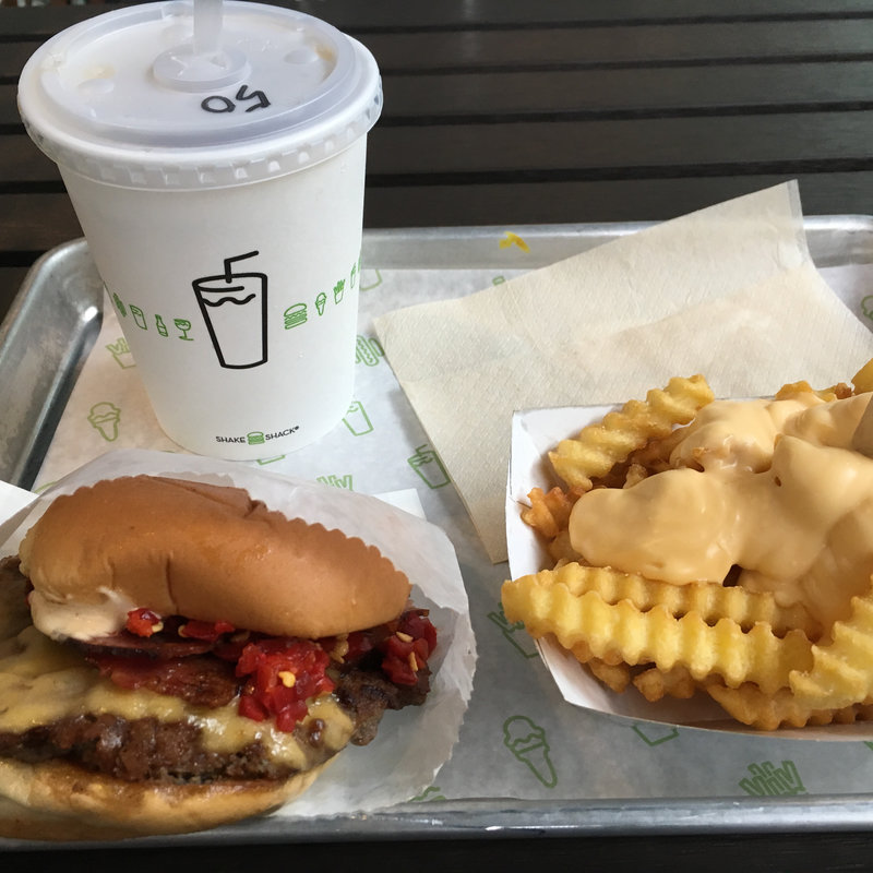 (SHAKE SHACK 東京国際フォーラム店)