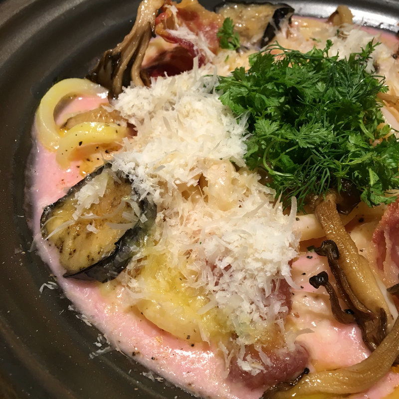 ビーツクリームのおうどん(麺匠の心つくし つるとんたん 六本木店)