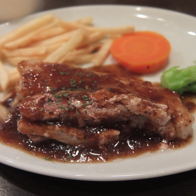 ビストロランチ　豚ばらのバルサミコ煮込み(空とぶ子ブタ)