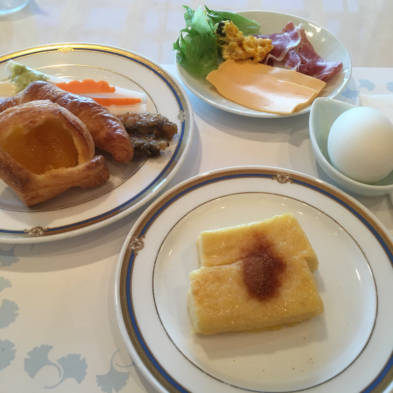 朝食バイキング(カフェレストラン「カメリア」)