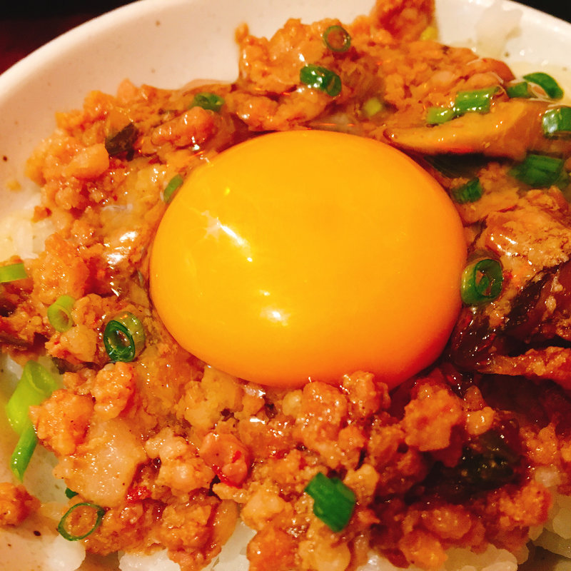 ひき肉卵かけごはん(点心屋台 餃包 六本木店 （ギョーパオ）)