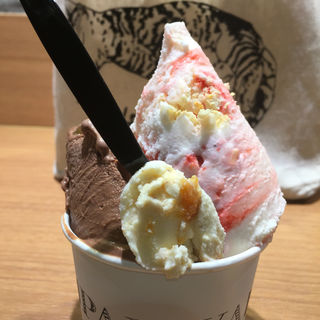 ジェラート（ダブル）(パリヤ 渋谷東急東横店)