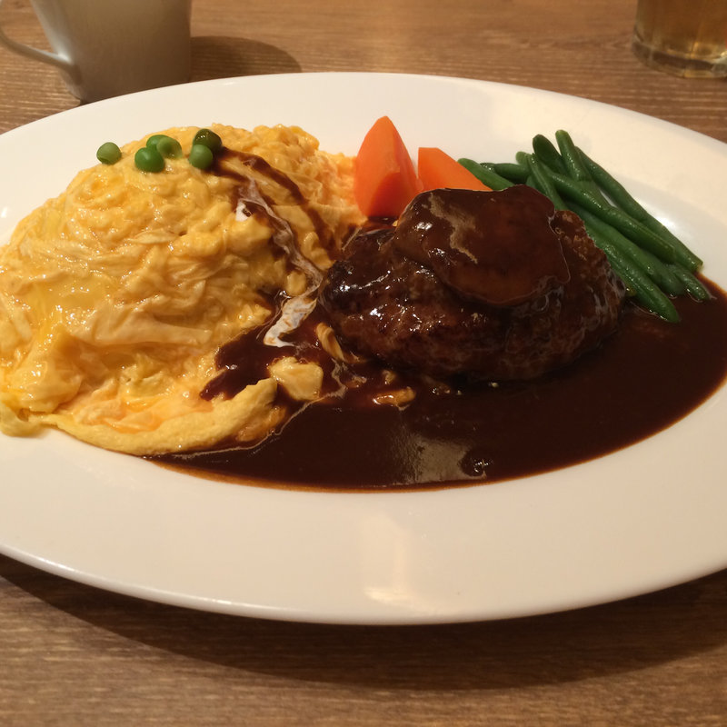 フォアグラのせハンバーグとオムライスの盛合せ(洋食屋 銀座グリルカーディナル)