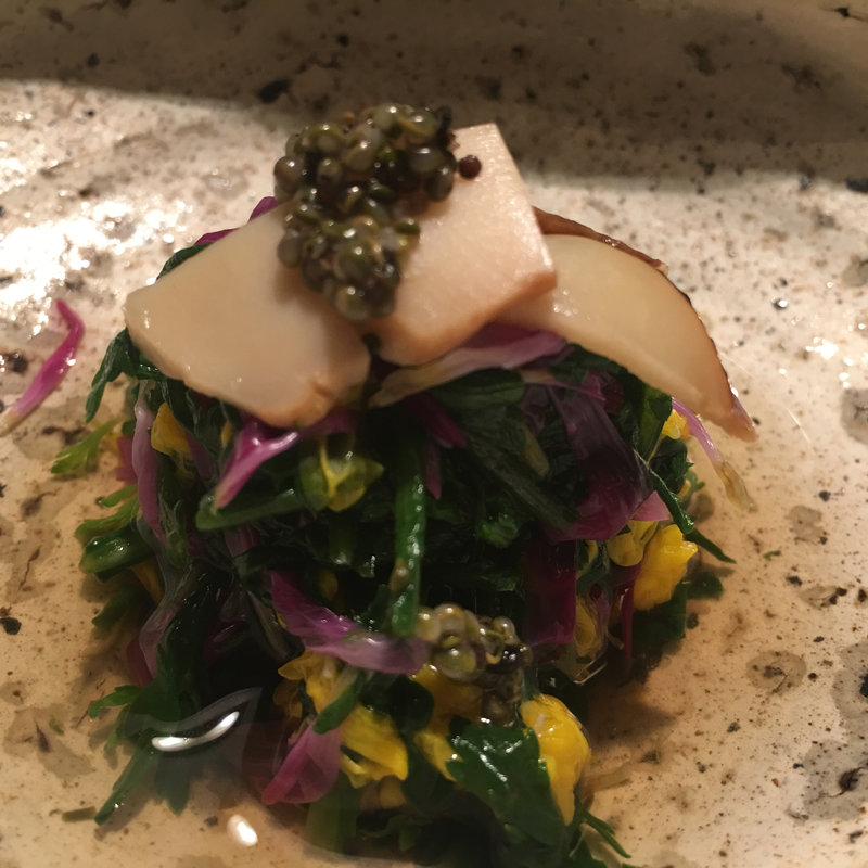 松茸と菊のおひたし(フィフティワンクラブ オールデイダイニングバー （fifty-one All-day dinin＆bar）)