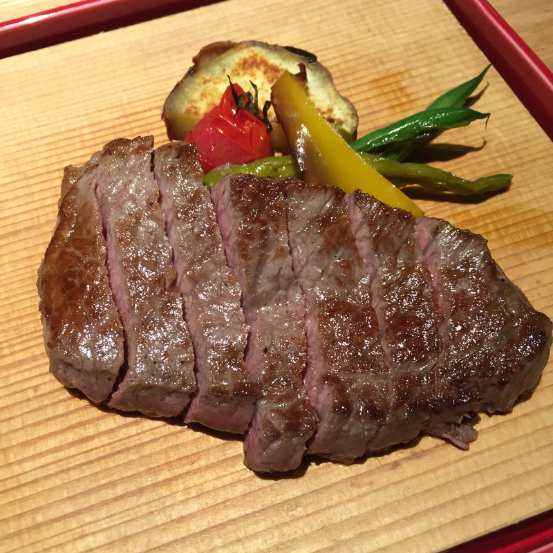 マルシンのステーキ(市場小路 寺町本店 （イチバコウジ）)