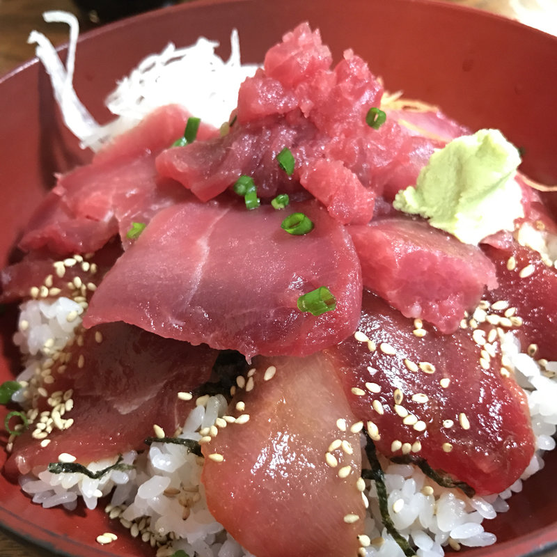まぐろてんこ盛り丼(中村屋(三浦市三崎城ヶ島))