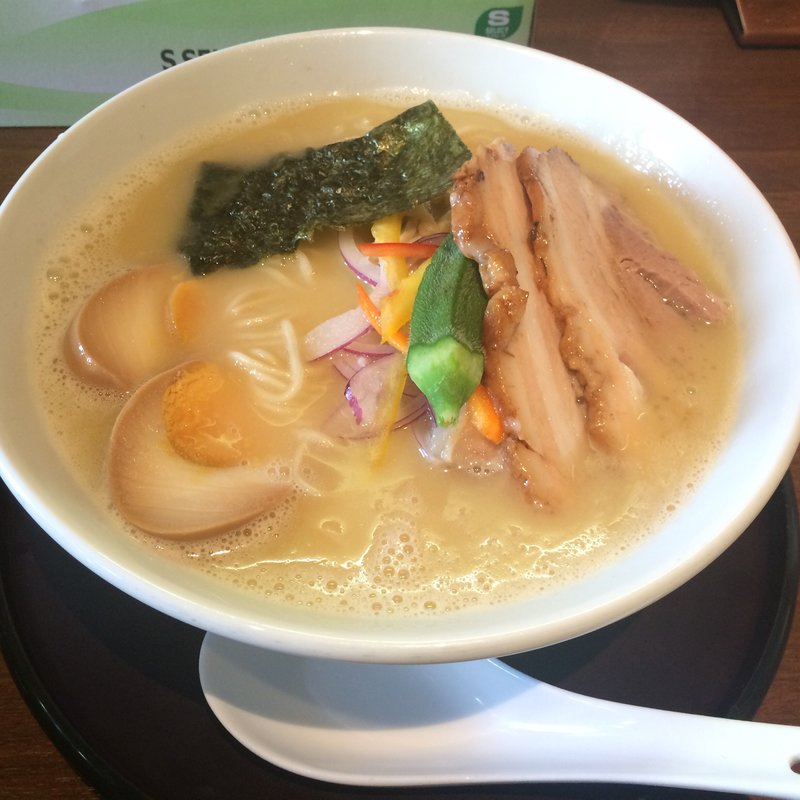 炙りチャーシュー鶏白湯そば(葵 )