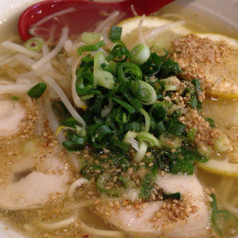 レモン塩ラーメン大盛(マトヤ中華)