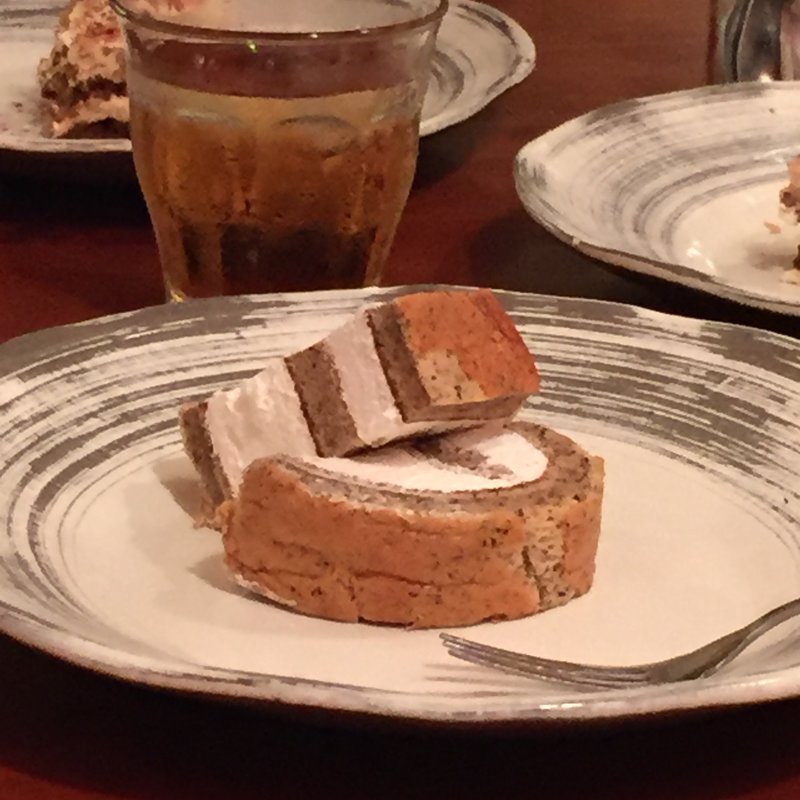 紅茶のシフォンケーキ(一歩一歩のカフェ食堂)