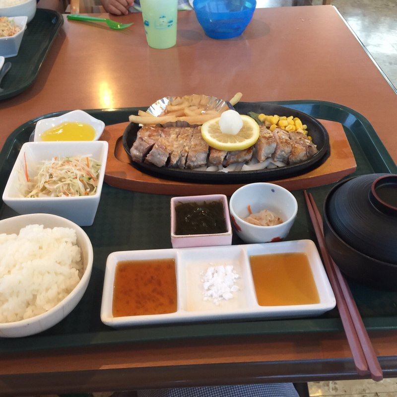 あぐーのサーロインステーキ定食(ぱぱいや )