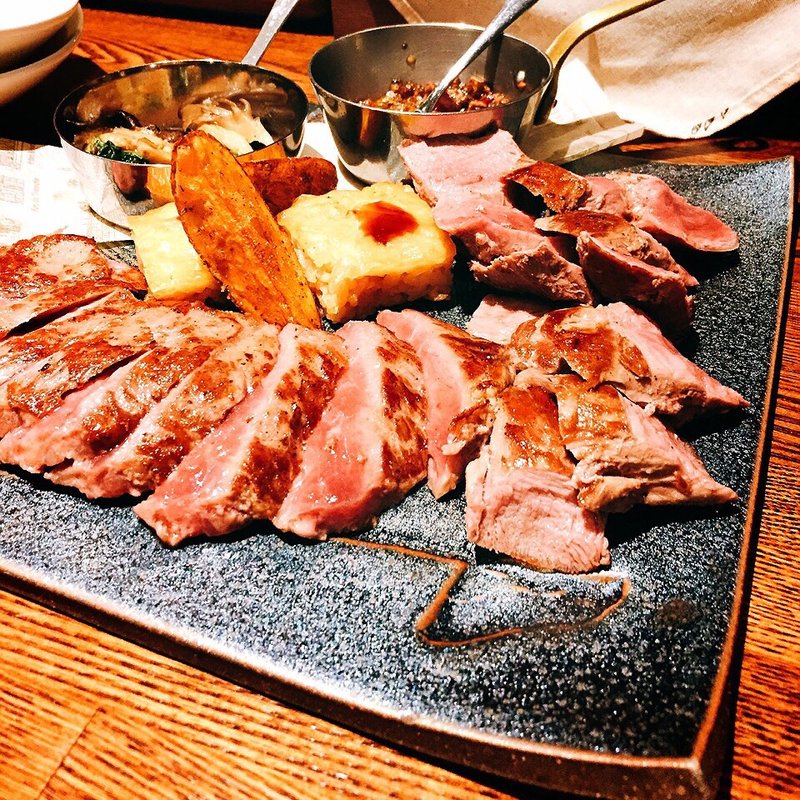 ラムヒレとサーロイン(創作ビストロ la planche（ラ・プランシュ）)