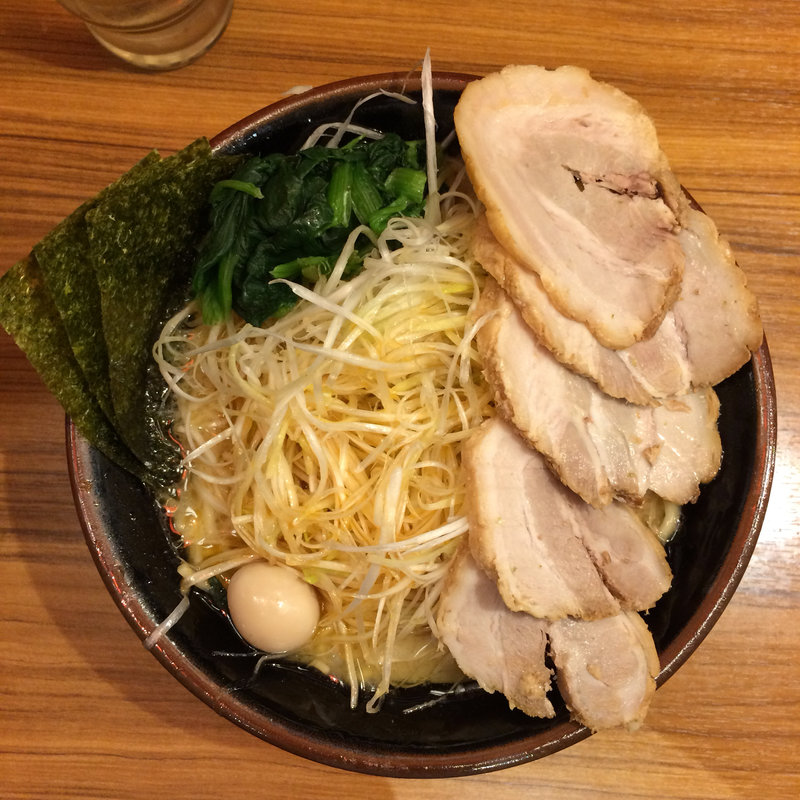 ねぎチャーシュー麺(横浜家系ラーメン壱角家 西新宿本店)