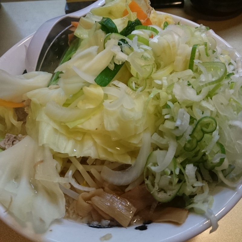 しょうゆ野菜ラーメン(超ごってり麺 ごっつ)