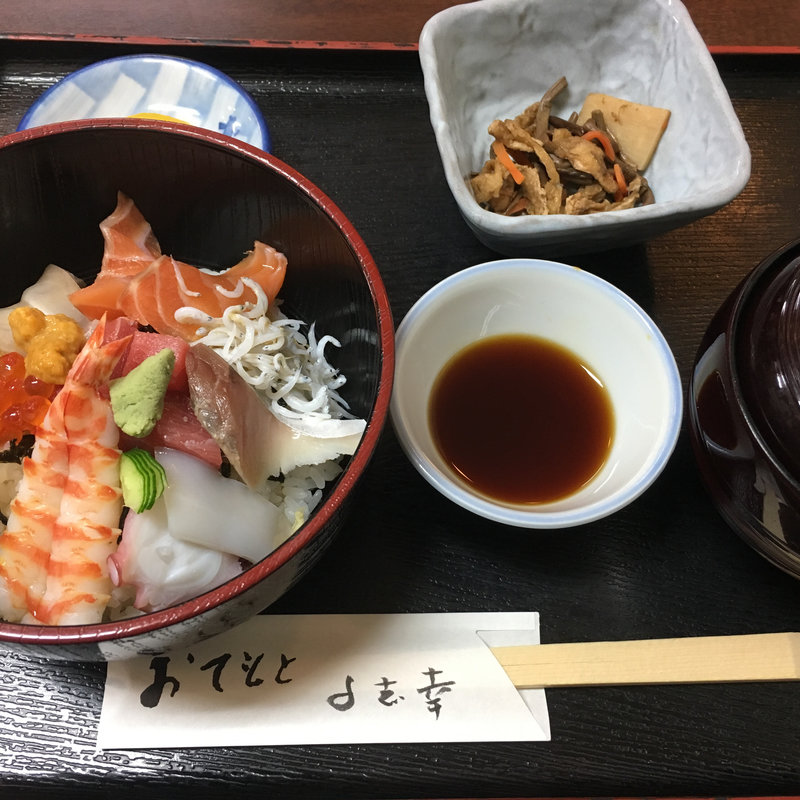 海鮮丼(よ志幸)