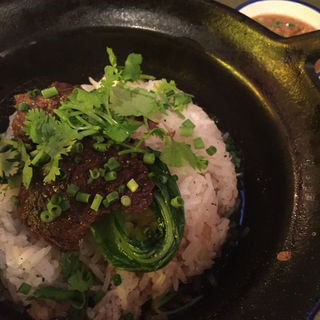 タイ風煮込み牛肉飯の鉄板焼き(ペパーミントカフェ)