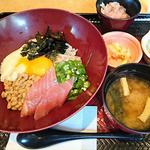 大戸屋風ばくだん丼