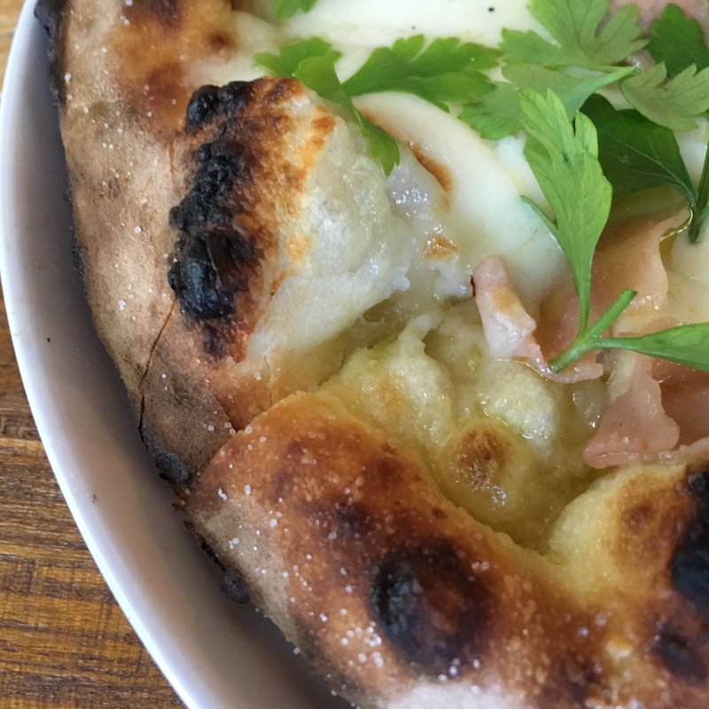 自家製モッツアレラと生ハムピザ(Ｇ clef （ジークレフ）)